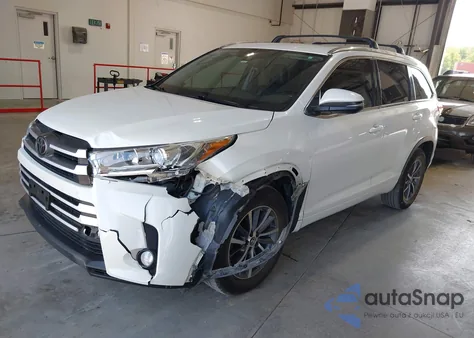 2018 Toyota Highlander Se/Xle z USA, uszkodzony, nr VIN 5TDKZRFH8JS543529